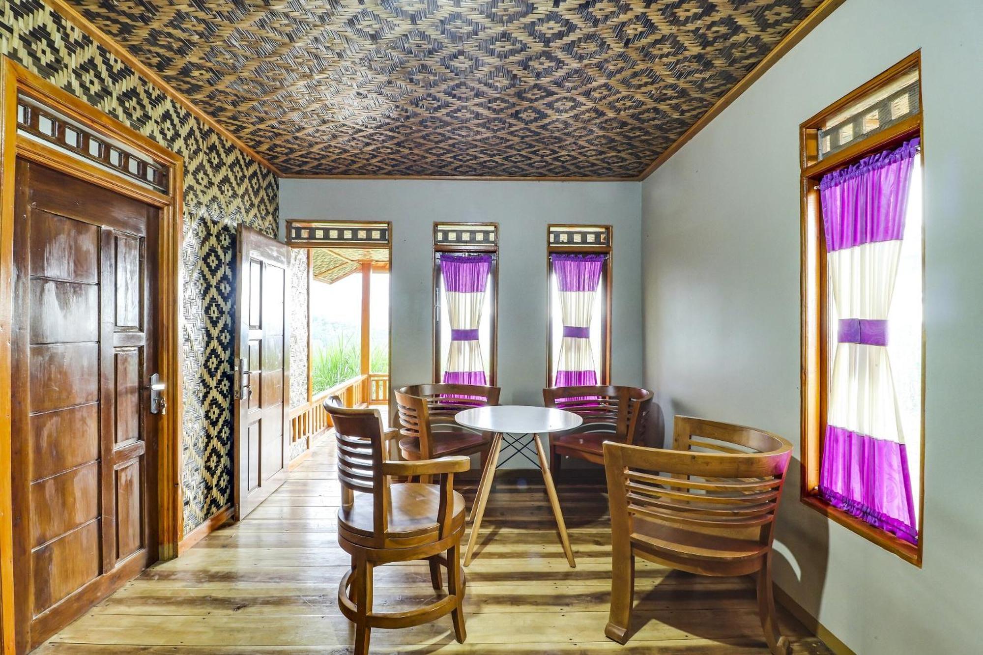 Oyo Homes 90956 Desa Wisata Guranteng Pendjalu Exteriör bild
