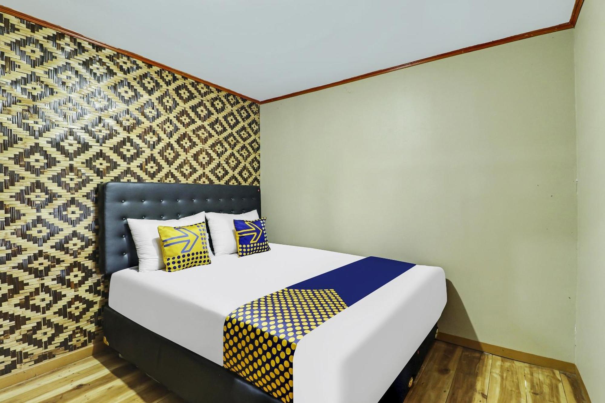 Oyo Homes 90956 Desa Wisata Guranteng Pendjalu Exteriör bild