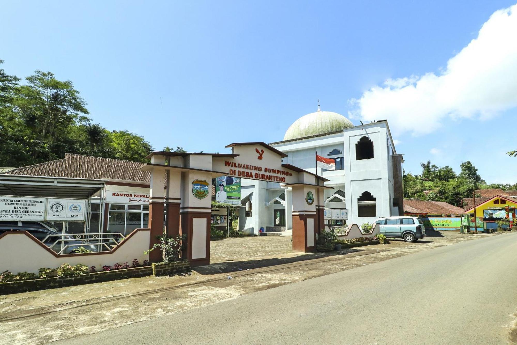 Oyo Homes 90956 Desa Wisata Guranteng Pendjalu Exteriör bild