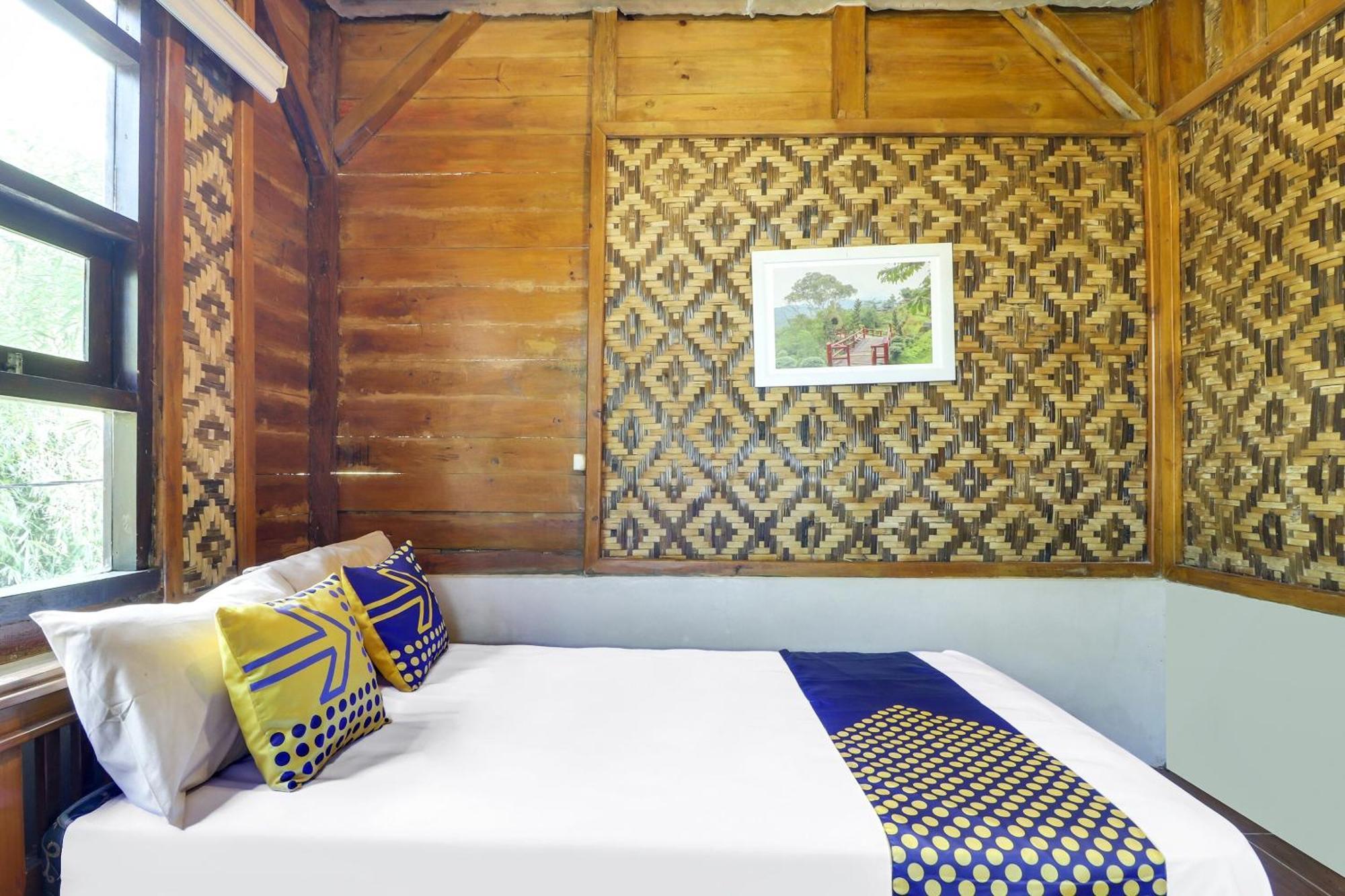 Oyo Homes 90956 Desa Wisata Guranteng Pendjalu Exteriör bild