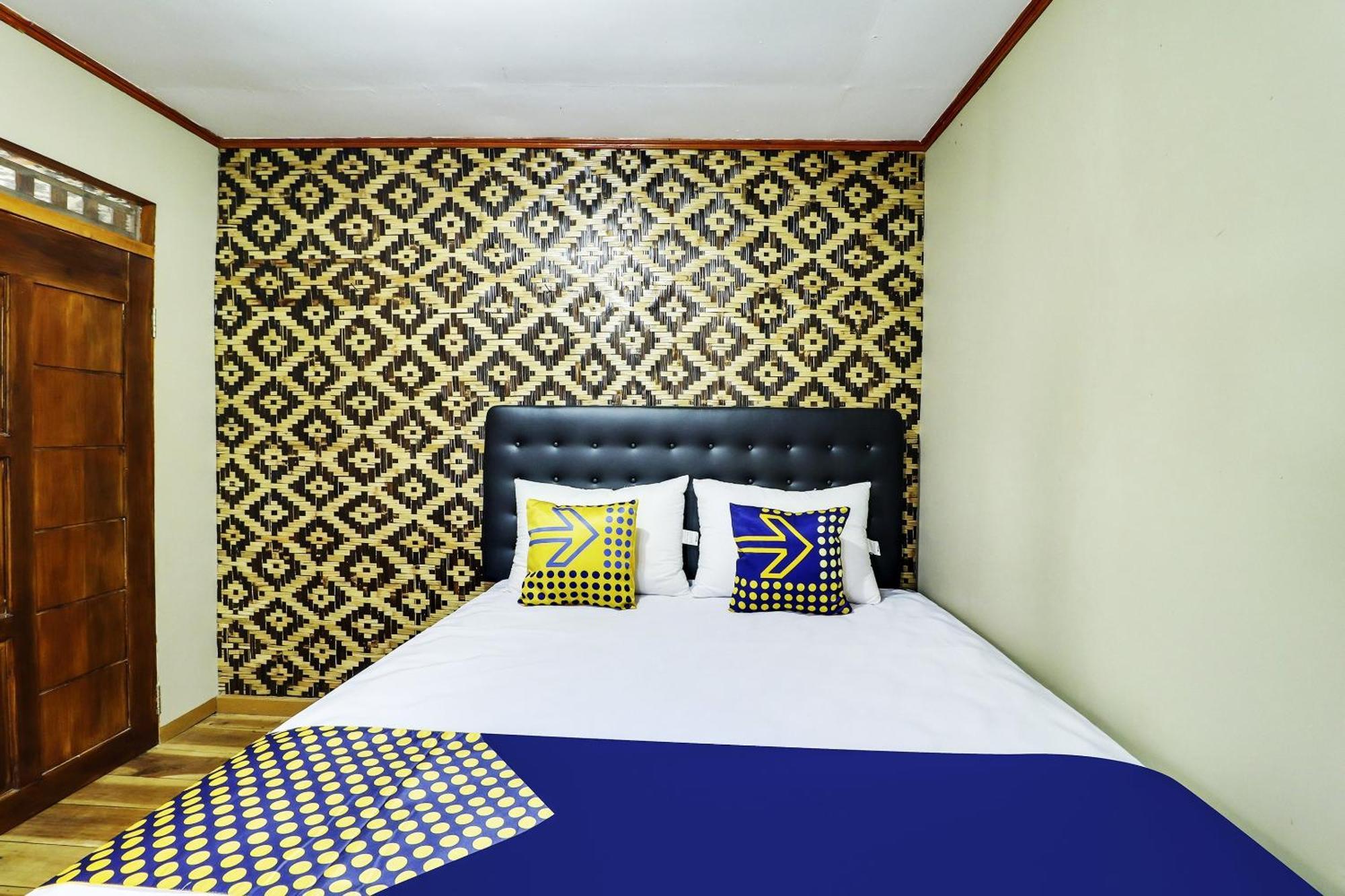 Oyo Homes 90956 Desa Wisata Guranteng Pendjalu Exteriör bild