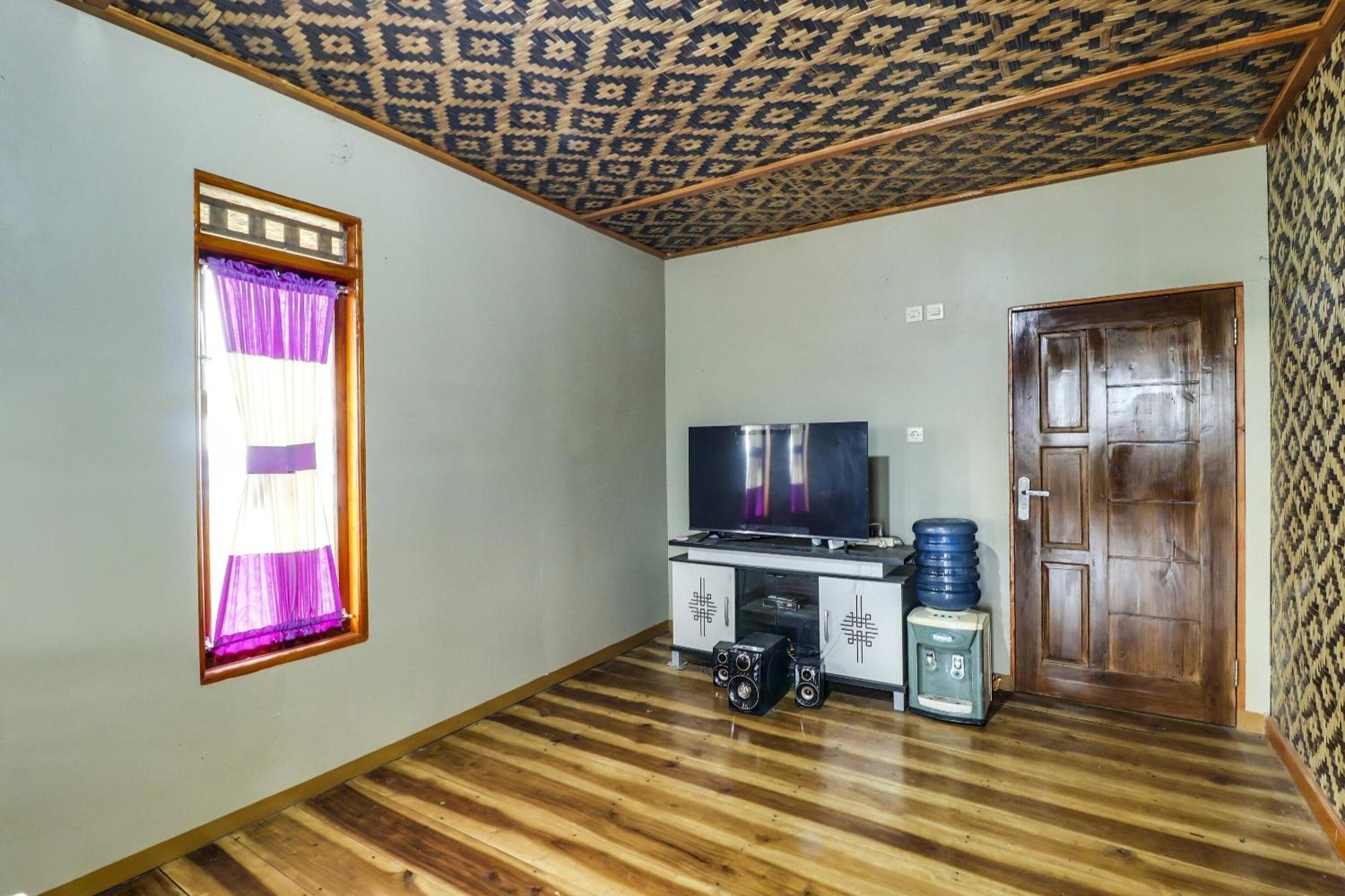 Oyo Homes 90956 Desa Wisata Guranteng Pendjalu Exteriör bild